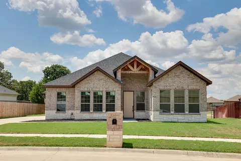 1601 Sea Breeze Ct, Azle, TX 76020