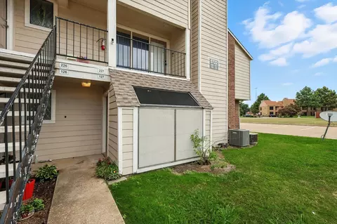 5722 Marvin Loving Dr #127, Garland, TX 75043