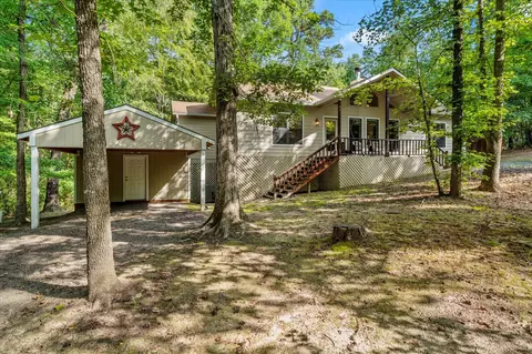 211 Butternut Gln, Holly Lake Ranch, TX 75765