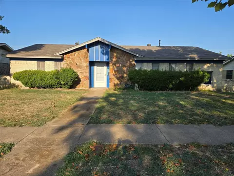 906 Walnut Pkwy, Garland, TX 75042