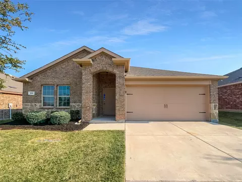 905 English Dr, Aubrey, TX 76227