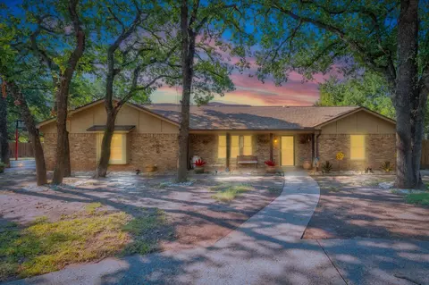 786 Eagle Canyon Dr, China Spring, TX 76633