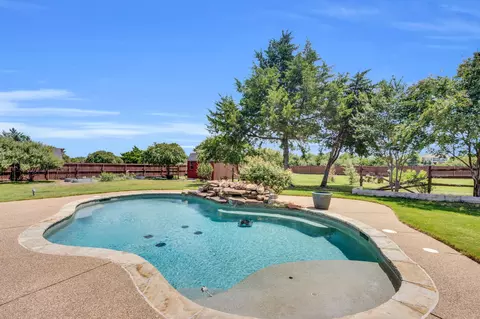 3020 Mccarver Dr, Midlothian, TX 76065