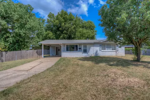 2804 Hood Dr, Bossier City, LA 71111