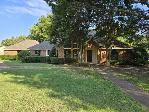 103 Carriage Dr, Waxahachie, TX 75165