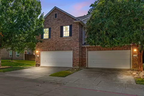 2901 Muirfield Dr, Lewisville, TX 75067