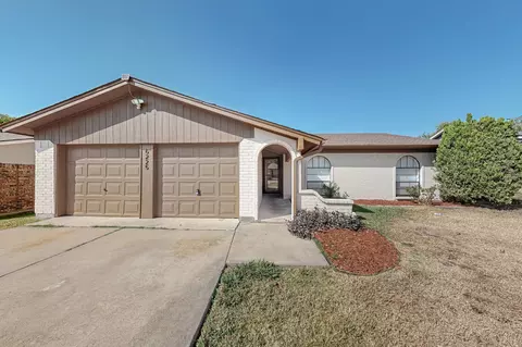 6225 Sunnybrook Dr, Watauga, TX 76148