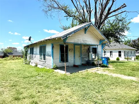 404 S College St, Itasca, TX 76055