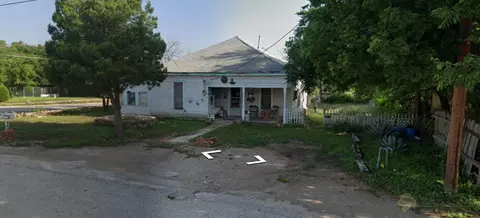 706 W 2nd St, Brady, TX 76825