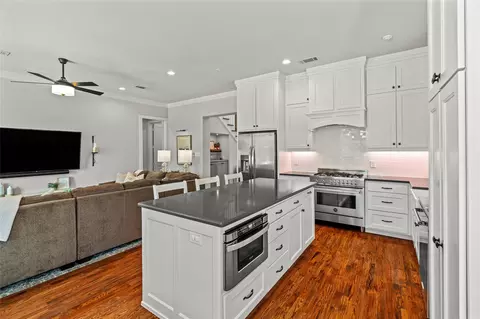 Kitchen - 609 E Wall St, Grapevine, TX 76051 photo 3 of 7