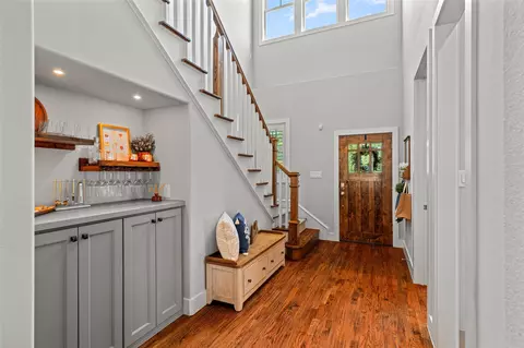 Entry Way - 609 E Wall St, Grapevine, TX 76051 photo 2 of 2