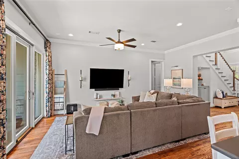 Living - 609 E Wall St, Grapevine, TX 76051 photo 2 of 6