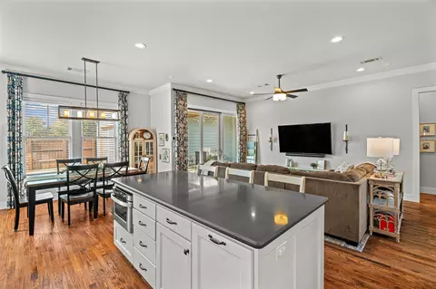 Kitchen - 609 E Wall St, Grapevine, TX 76051 photo 4 of 7