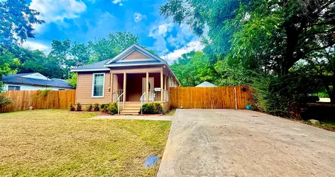 605 E Hickory St, Kaufman, TX 75142