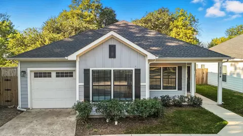 1104 E Jefferson St, Waxahachie, TX 75165