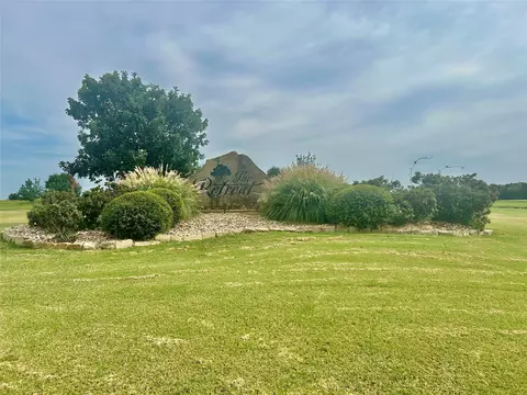 8020 Nairn Ct, Cleburne, TX 76033