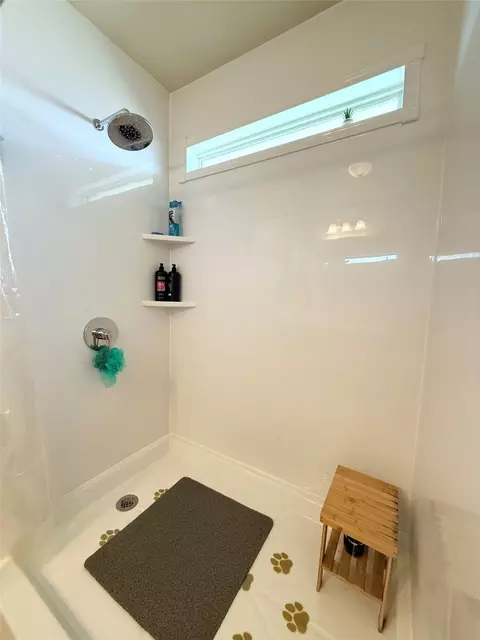 Bath - 10226 Condor Loop, Waco, TX 76708 photo 2 of 4