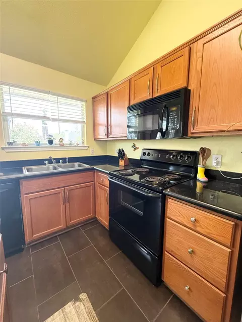 Kitchen - 10226 Condor Loop, Waco, TX 76708 photo 8 of 8