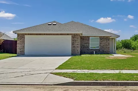 4033 Tarpon Springs Dr, Fort Worth, TX 76123