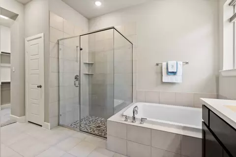 Bath - 1664 Sheldon Dr, Forney, TX 75126 photo 4 of 4
