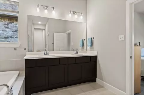 Bath - 1664 Sheldon Dr, Forney, TX 75126 photo 3 of 4