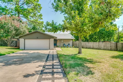 926 Harber Ave, Grapevine, TX 76051