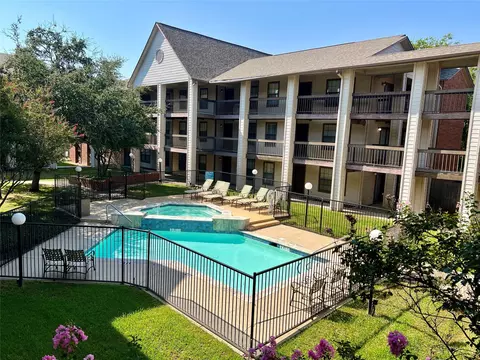 218 N Texas Blvd #103, Denton, TX 76201