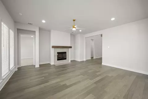 Living - 5221 Rowlan Row, Midlothian, TX 76065 photo 3 of 3
