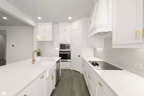 Kitchen - 5221 Rowlan Row, Midlothian, TX 76065 photo 3 of 3