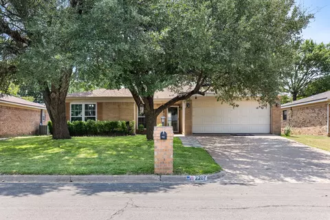 2207 Skylark Dr, Woodway, TX 76712
