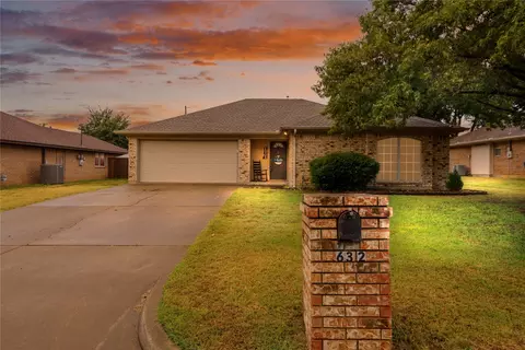 632 Meadow Ln, Roanoke, TX 76262