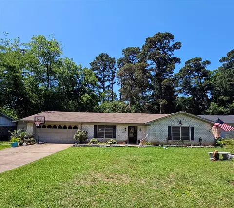 1005 Seminole Ln, Longview, TX 75605