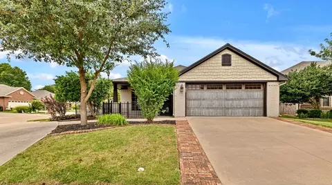 1010 Roberts Bend Ct, Granbury, TX 76048