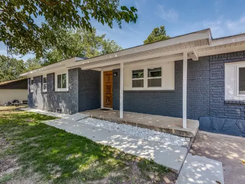 302 S Workman Rd, Decatur, TX 76234