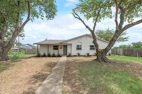 2133 Crockett Dr, Carrollton, TX 75006