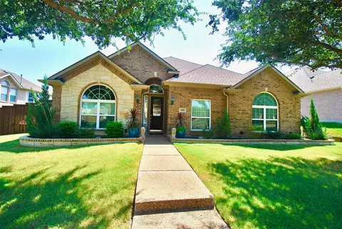 404 Rainier St, Desoto, TX 75115