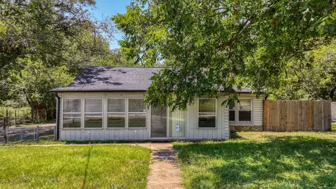 109 N Mill St, Weatherford, TX 76086