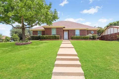 6601 Lucilla Ct, Edgecliff Village, TX 76134