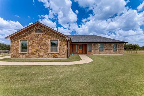 106 Hampton Ln, Springtown, TX 76082
