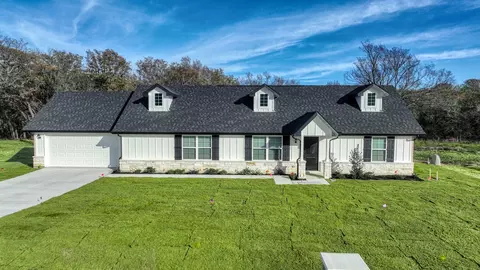125 Sedona Creek Ct, Poolville, TX 76487