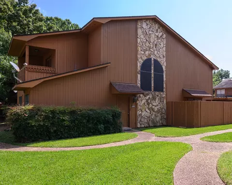 3658 Park Trail Dr, Shreveport, LA 71105