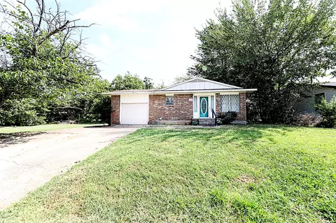 421 E Wilbarger St, Bowie, TX 76230