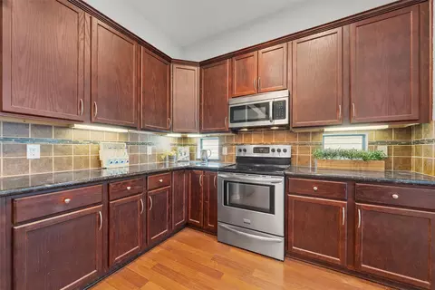 Kitchen - 10266 Condor Loop, Waco, TX 76708 photo 5 of 5