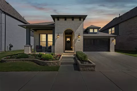 Exterior - 1116 Grassy Ln, Argyle, TX 76226 photo 2 of 6