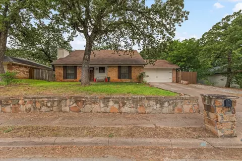7621 Hightower Dr, North Richland Hills, TX 76182