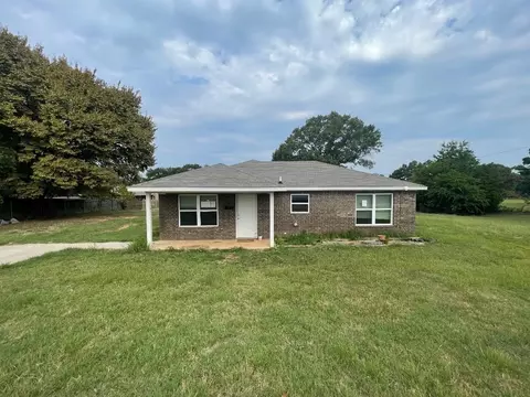 601 Livingston Rd, Edgewood, TX 75117