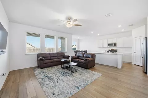 216 Post Oak St, Azle, TX 76020