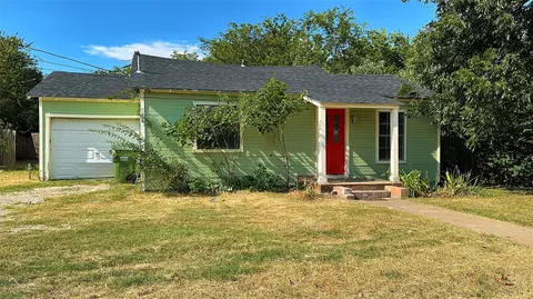 216 8th St, Mineral Wells, TX 76067