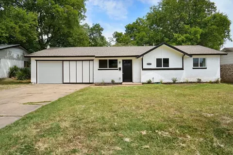 4521 Gary Dr, Haltom City, TX 76117