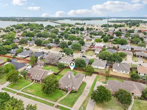 1305 Shell Beach Dr, Little Elm, TX 75068